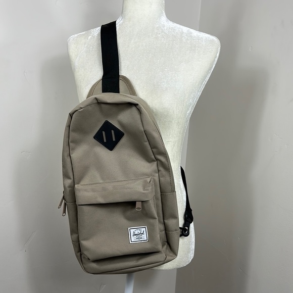 Herschel Supply Company Other - Herschel Supply Company Tan Heritage Shoulder Bag